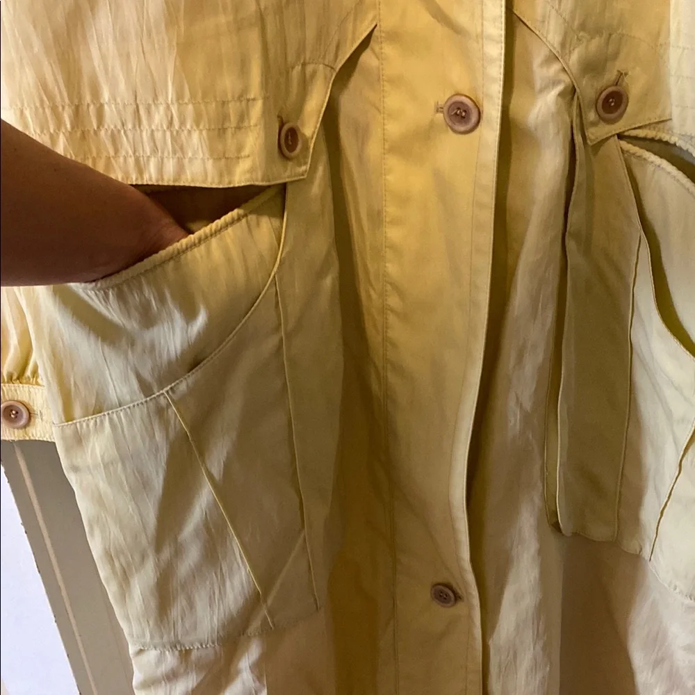 Vintage women’s Yellow Trench Coat iridescent long lined pockets - Picture 3 of 16